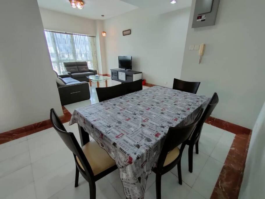 Kuching City 3Bedrooms Apartment Buitenkant foto